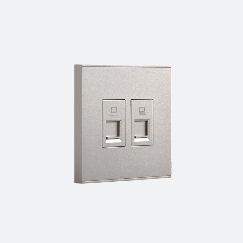 E690 Double Data Outlet