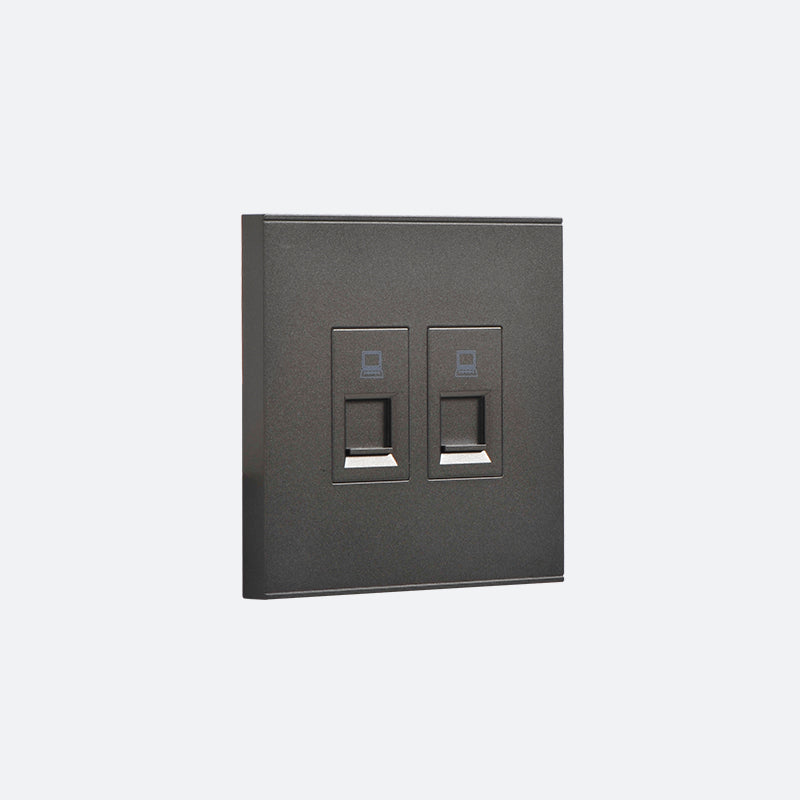 E690 Double Data Outlet